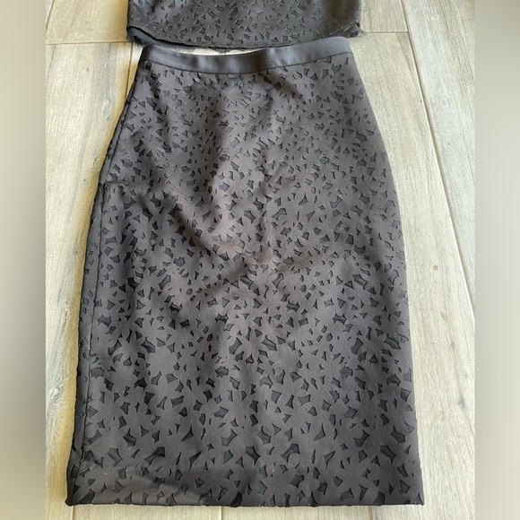 Elizabeth & James set. Laser cut out. Crop top & pencil skirt. - Picture 7 of 7